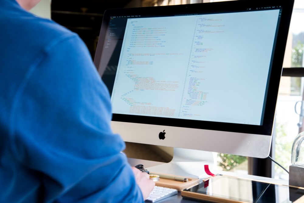 Inilah Perbedaan Domain, Hosting, dan Server yang Wajib Kamu Tahu
